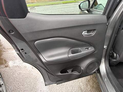 Nissan Juke 1.0 DIG-T N-Connecta Euro 6 (s/s) 5dr - U79757