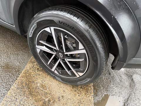 Nissan Juke 1.0 DIG-T N-Connecta Euro 6 (s/s) 5dr - U79757