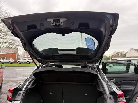 Nissan Juke 1.0 DIG-T N-Connecta Euro 6 (s/s) 5dr - U79757