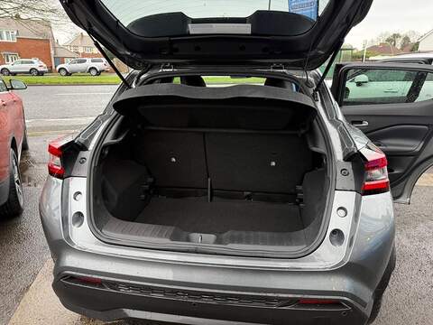 Nissan Juke 1.0 DIG-T N-Connecta Euro 6 (s/s) 5dr - U79757