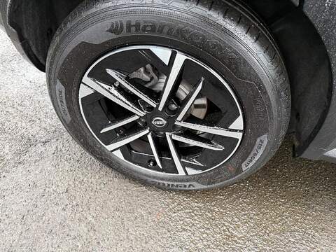 Nissan Juke 1.0 DIG-T N-Connecta Euro 6 (s/s) 5dr - U79757