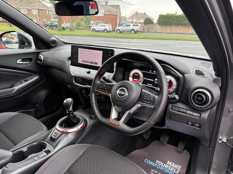 Nissan Juke 1.0 DIG-T N-Connecta Euro 6 (s/s) 5dr - U79757