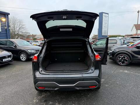 Nissan Qashqai 1.3 DIG-T MHEV N-Connecta Euro 6 (s/s) 5dr - U79759