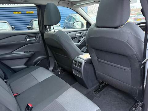 Nissan Qashqai 1.3 DIG-T MHEV N-Connecta Euro 6 (s/s) 5dr - U79759