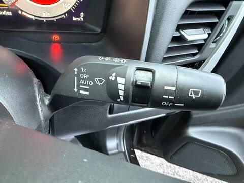 Nissan Qashqai 1.3 DIG-T MHEV N-Connecta Euro 6 (s/s) 5dr - U79759