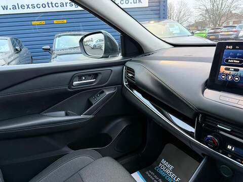 Nissan Qashqai 1.3 DIG-T MHEV N-Connecta Euro 6 (s/s) 5dr - U79759