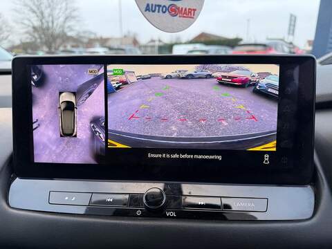 Nissan Qashqai 1.3 DIG-T MHEV N-Connecta Euro 6 (s/s) 5dr - U79759