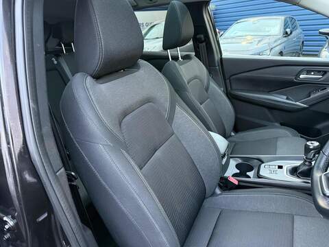 Nissan Qashqai 1.3 DIG-T MHEV N-Connecta Euro 6 (s/s) 5dr - U79759