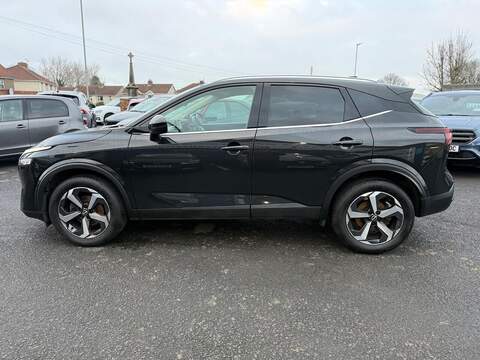 Nissan Qashqai 1.3 DIG-T MHEV N-Connecta Euro 6 (s/s) 5dr - U79759