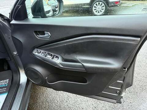 Nissan Juke 1.6 N-Connecta Auto Euro 6 5dr - U79760