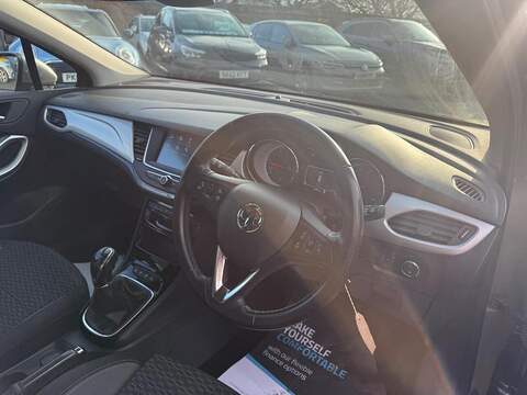 Vauxhall Astra 1.2 Turbo SRi VX Line Nav Euro 6 (s/s) 5dr - U79762
