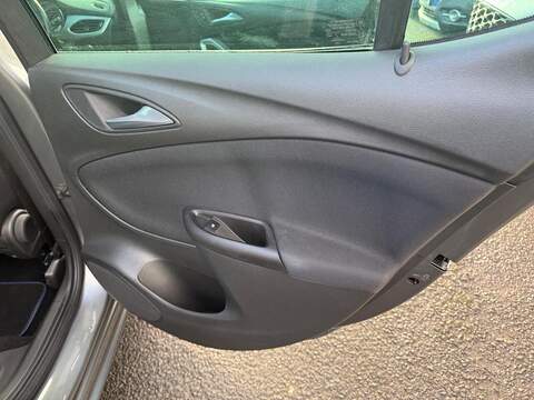 Vauxhall Astra 1.2 Turbo SRi VX Line Nav Euro 6 (s/s) 5dr - U79762