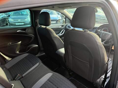 Vauxhall Astra 1.2 Turbo SRi VX Line Nav Euro 6 (s/s) 5dr - U79762