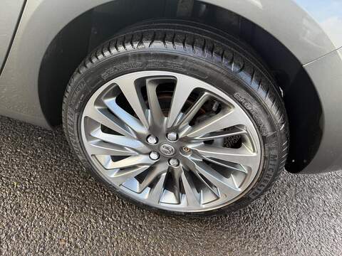 Vauxhall Astra 1.2 Turbo SRi VX Line Nav Euro 6 (s/s) 5dr - U79762