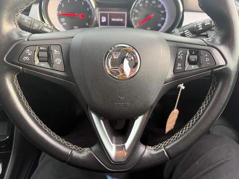 Vauxhall Astra 1.2 Turbo SRi VX Line Nav Euro 6 (s/s) 5dr - U79762