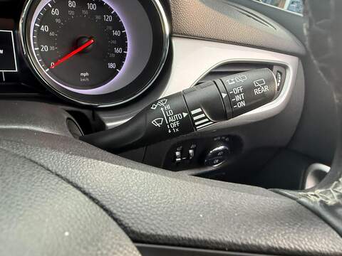 Vauxhall Astra 1.2 Turbo SRi VX Line Nav Euro 6 (s/s) 5dr - U79762