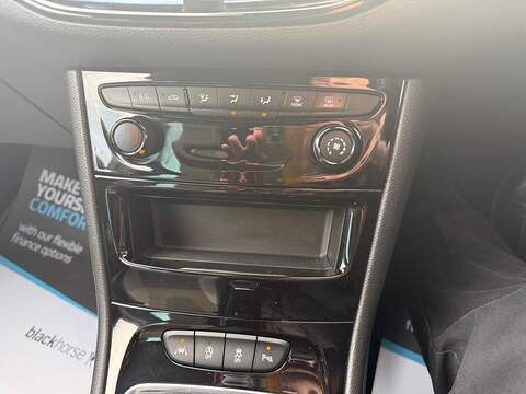 Vauxhall Astra 1.2 Turbo SRi VX Line Nav Euro 6 (s/s) 5dr - U79762