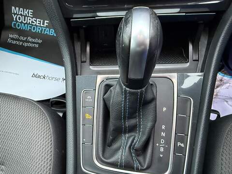Volkswagen e-Golf 35.8kWh e-Golf Hatchback 5dr Electric Auto (136 ps) - U79764