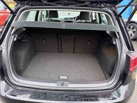 Volkswagen e-Golf 35.8kWh e-Golf Hatchback 5dr Electric Auto (136 ps) - U79764