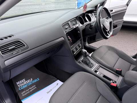 Volkswagen e-Golf 35.8kWh e-Golf Hatchback 5dr Electric Auto (136 ps) - U79764