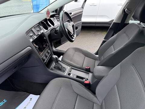 Volkswagen e-Golf 35.8kWh e-Golf Hatchback 5dr Electric Auto (136 ps) - U79764