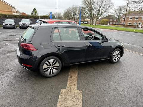 Volkswagen e-Golf 35.8kWh e-Golf Hatchback 5dr Electric Auto (136 ps) - U79764