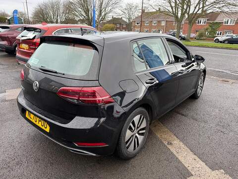 Volkswagen e-Golf 35.8kWh e-Golf Hatchback 5dr Electric Auto (136 ps) - U79764