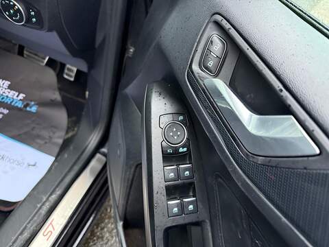 Ford Focus 1.5 EcoBlue ST-Line X Auto Euro 6 (s/s) 5dr - U79766