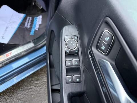 Ford Kuga 2.5 Duratec 14.4kWh ST-Line X Edition CVT Euro 6 (s/s) 5dr - U79767