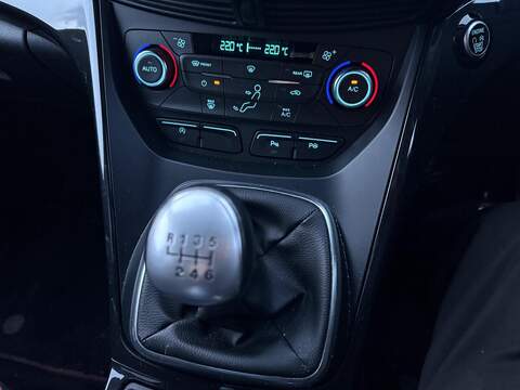 Ford Kuga 2.0 TDCi EcoBlue ST-Line SUV 5dr Diesel Manual AWD Euro 6 (s/s) (180 ps) - U79773