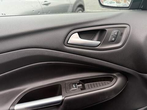 Ford Kuga 2.0 TDCi EcoBlue ST-Line SUV 5dr Diesel Manual AWD Euro 6 (s/s) (180 ps) - U79773