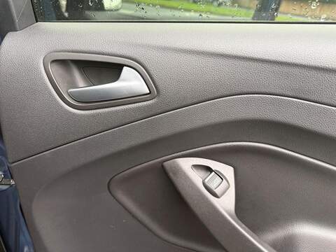 Ford Kuga 2.0 TDCi EcoBlue ST-Line SUV 5dr Diesel Manual AWD Euro 6 (s/s) (180 ps) - U79773