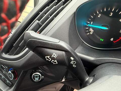 Ford Kuga 2.0 TDCi EcoBlue ST-Line SUV 5dr Diesel Manual AWD Euro 6 (s/s) (180 ps) - U79773