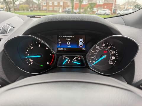 Ford Kuga 2.0 TDCi EcoBlue ST-Line SUV 5dr Diesel Manual AWD Euro 6 (s/s) (180 ps) - U79773