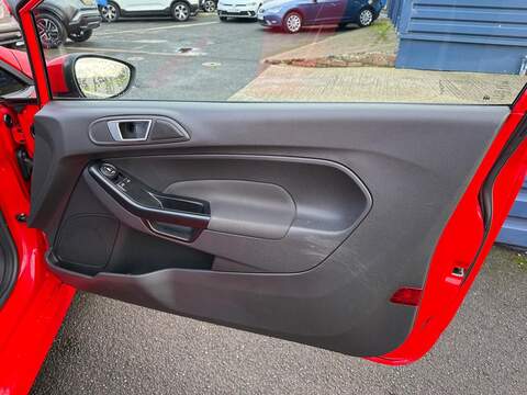 Ford Fiesta 1.6 TDCi Zetec S Hatchback 3dr Diesel Manual Euro 5 (95 ps) - U79774