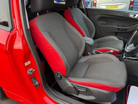 Ford Fiesta 1.6 TDCi Zetec S Hatchback 3dr Diesel Manual Euro 5 (95 ps) - U79774