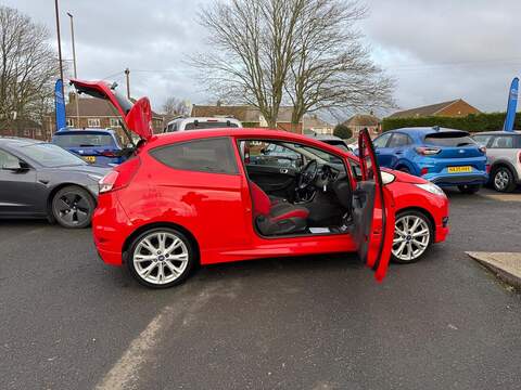 Ford Fiesta 1.6 TDCi Zetec S Hatchback 3dr Diesel Manual Euro 5 (95 ps) - U79774