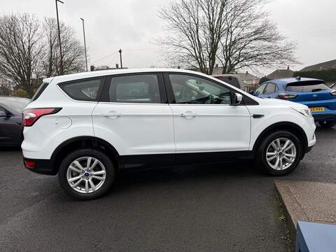Ford Kuga 1.5T EcoBoost GPF Zetec SUV 5dr Petrol Manual Euro 6 (s/s) (120 ps) - U79780