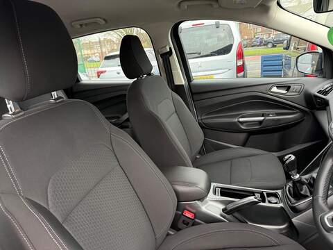 Ford Kuga 1.5T EcoBoost GPF Zetec SUV 5dr Petrol Manual Euro 6 (s/s) (120 ps) - U79780