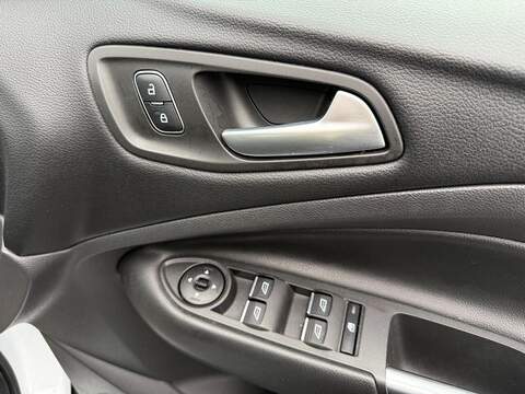 Ford Kuga 1.5T EcoBoost GPF Zetec SUV 5dr Petrol Manual Euro 6 (s/s) (120 ps) - U79780