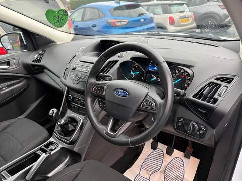 Ford Kuga 1.5T EcoBoost GPF Zetec SUV 5dr Petrol Manual Euro 6 (s/s) (120 ps) - U79780