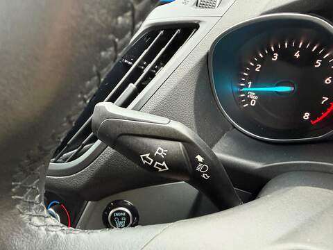 Ford Kuga 1.5T EcoBoost GPF Zetec SUV 5dr Petrol Manual Euro 6 (s/s) (120 ps) - U79780