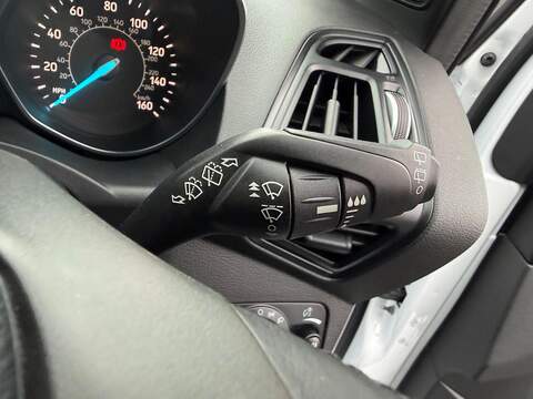 Ford Kuga 1.5T EcoBoost GPF Zetec SUV 5dr Petrol Manual Euro 6 (s/s) (120 ps) - U79780