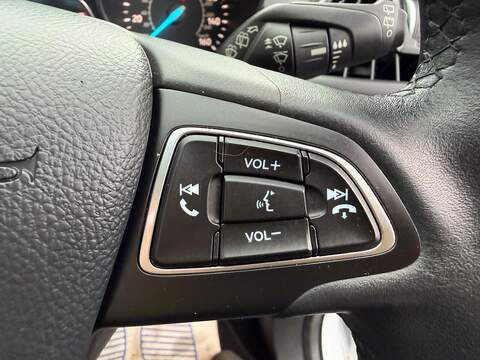 Ford Kuga 1.5T EcoBoost GPF Zetec SUV 5dr Petrol Manual Euro 6 (s/s) (120 ps) - U79780