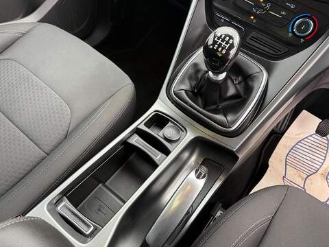 Ford Kuga 1.5T EcoBoost GPF Zetec SUV 5dr Petrol Manual Euro 6 (s/s) (120 ps) - U79780