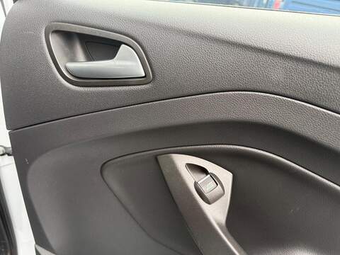 Ford Kuga 1.5T EcoBoost GPF Zetec SUV 5dr Petrol Manual Euro 6 (s/s) (120 ps) - U79780