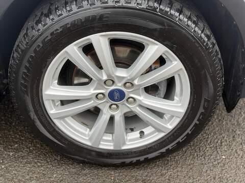 Ford Kuga 1.5T EcoBoost GPF Zetec SUV 5dr Petrol Manual Euro 6 (s/s) (120 ps) - U79780