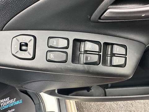 Hyundai ix35 1.7 CRDi S SUV 5dr Diesel Manual Euro 5 (s/s) (115 ps) - U79787