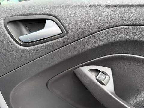 Ford Kuga 1.5 TDCi ST-Line SUV 5dr Diesel Powershift Euro 6 (s/s) (120 ps) - U79790