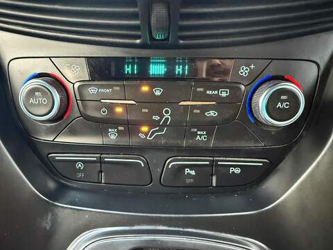 Ford Kuga 1.5 TDCi ST-Line SUV 5dr Diesel Powershift Euro 6 (s/s) (120 ps) - U79790